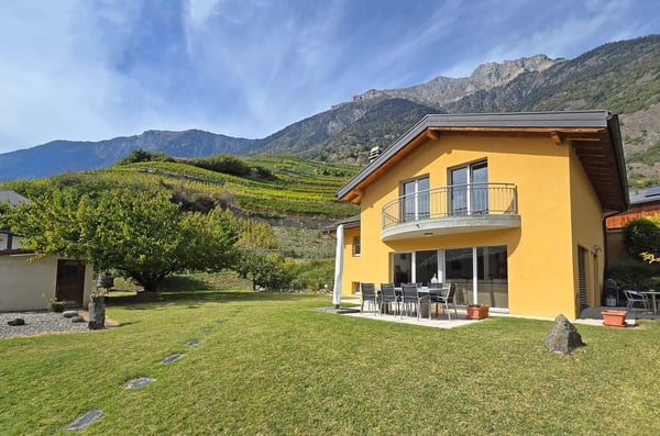 Grande villa familiale sur le coteau de Fully 1
