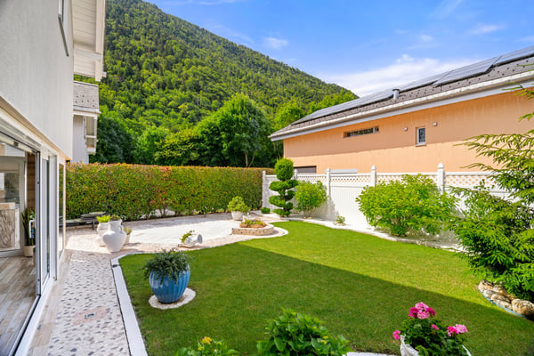 Villa 5,5 pièces au charme méditerranéen avec jardin et cuisine d'été 2