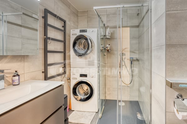 SUPERBE APPARTEMENT 1.5 PIECES ENTIÈREMENT RÉNOVÉ 6