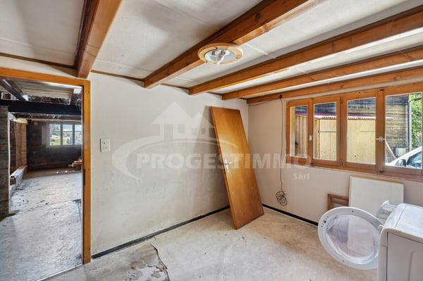 CHALET HISTORIQUE DE 1767 AVEC POTENTIEL DE RÉNOVATION 8