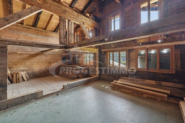 CHALET HISTORIQUE DE 1767 AVEC POTENTIEL DE RÉNOVATION 4