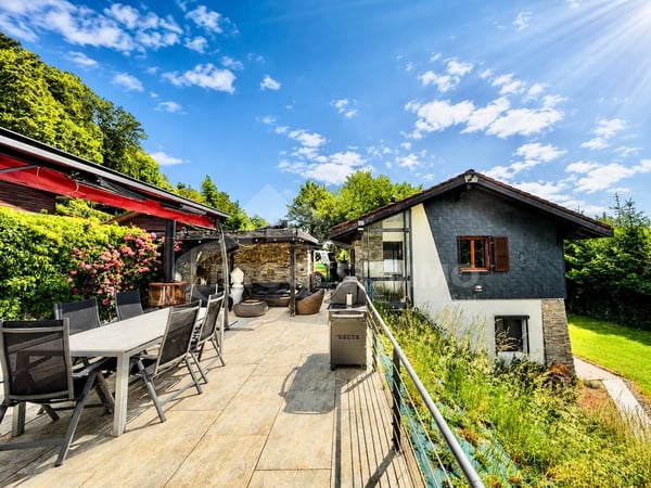 MAISON DE CHARME DANS UN QUARTIER PAISIBLE ET RECHERCHÉ 13