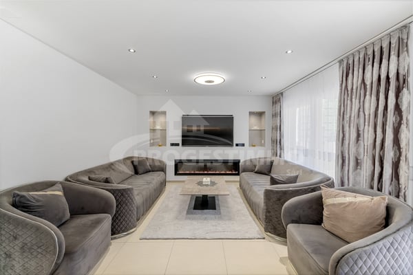 BELLE VILLA MODERNE DE DEUX LOGEMENTS 5