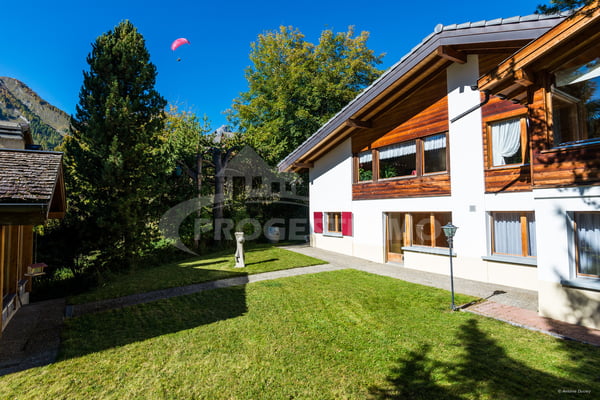 ENSEMBLE IMMOBILIER AVEC TERRAIN CONSTRUCTIBLE EN STATION 2