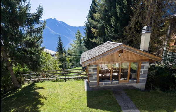 ENSEMBLE IMMOBILIER AVEC TERRAIN CONSTRUCTIBLE EN STATION 5