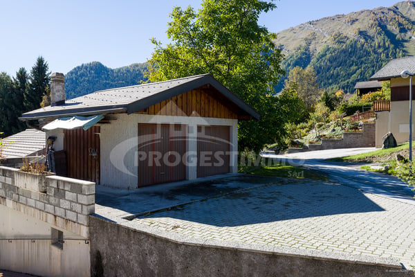 ENSEMBLE IMMOBILIER AVEC TERRAIN CONSTRUCTIBLE EN STATION 6