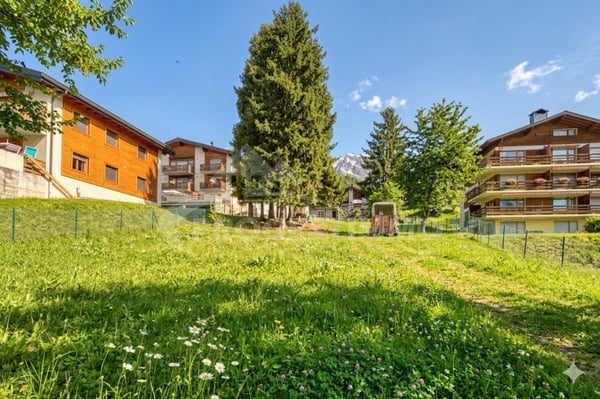 ENSEMBLE IMMOBILIER AVEC TERRAIN CONSTRUCTIBLE EN STATION 4