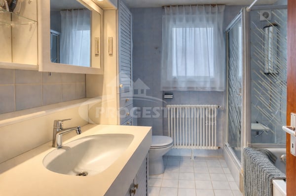 ENSEMBLE IMMOBILIER AVEC TERRAIN CONSTRUCTIBLE EN STATION 10