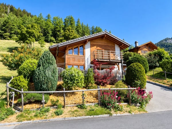 MAISON INDIVIDUELLE DE 5,5 PIÈCES AU COEUR DES ALPES 1