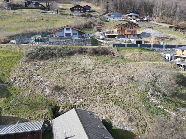 TERRAIN À BÂTIR - CALME, ENSOLEILLÉ ET VUE SUR LES DENTS DU MIDI 5