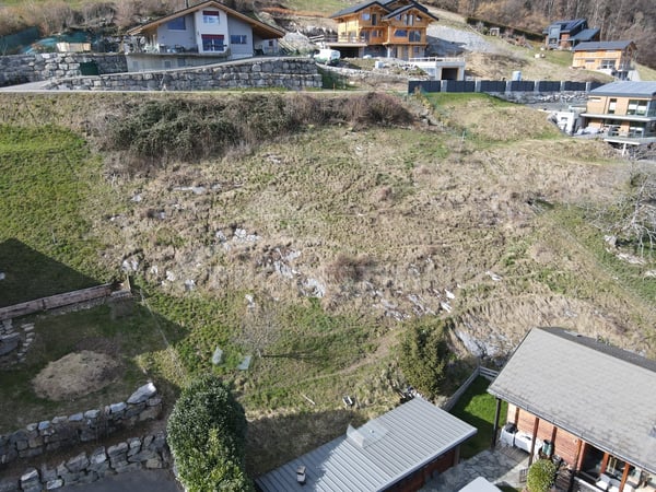 TERRAIN À BÂTIR - CALME, ENSOLEILLÉ ET VUE SUR LES DENTS DU MIDI 4