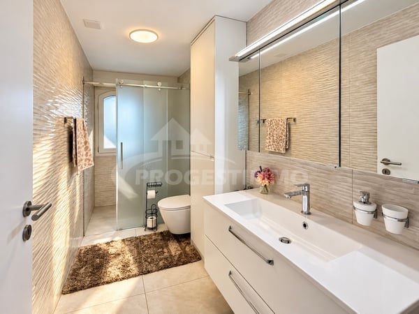 SPACIEUSE VILLA RÉNOVÉE DE 5.5 PIÈCES 12
