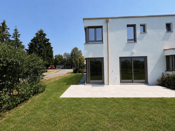 Villa contemporaine neuve en pignon avec jardin - disponible de suite 2