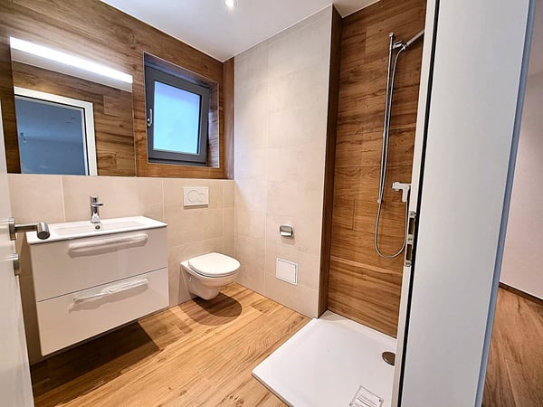 Immeuble rénové 100% loué, hyper-centre, avec salle des coffres-forts à valoriser 15