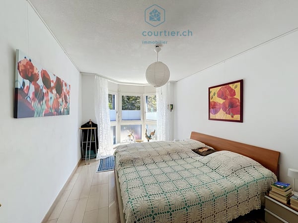 Appartement, terrasse et jardin, au calme en ville, proche HFR et gare 12