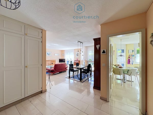 Appartement, terrasse et jardin, au calme en ville, proche HFR et gare 9