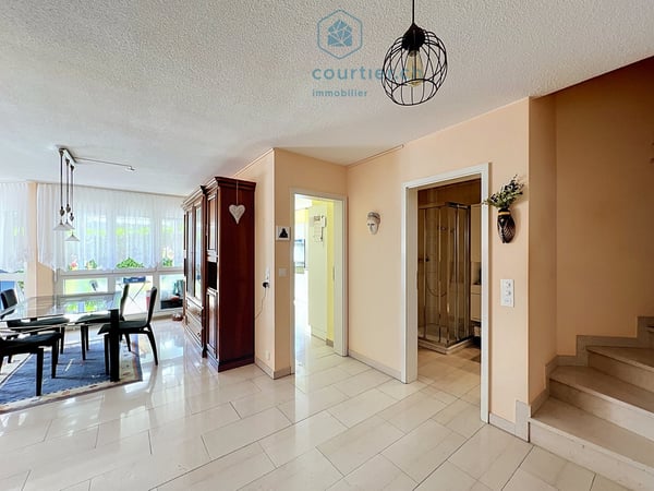 Appartement, terrasse et jardin, au calme en ville, proche HFR et gare 8