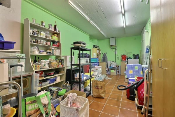 Administratif/Bureau 1.5 pièces 180 m2 à Montreux 9