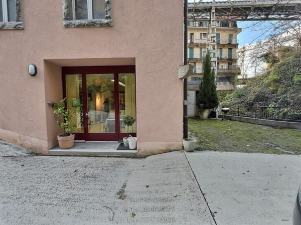 Administratif/Bureau 1.5 pièces 180 m2 à Montreux 2