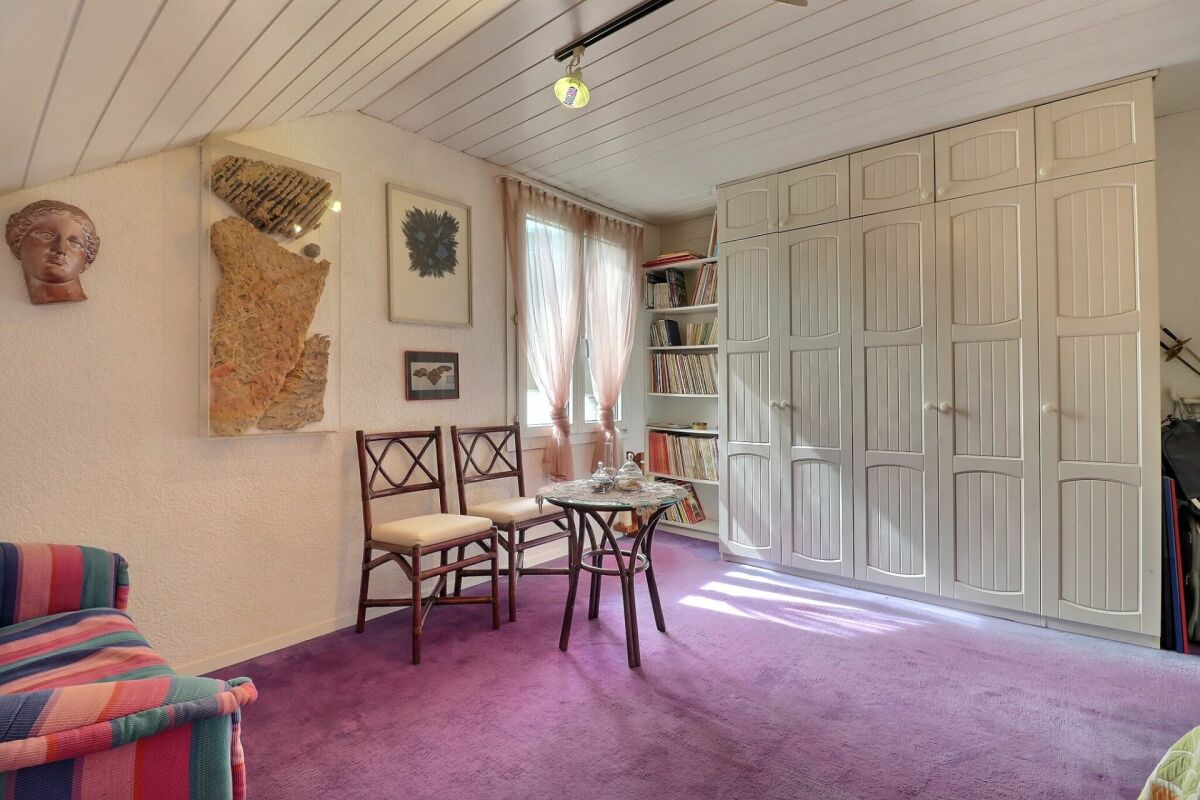 Chalet avec fort potentiel à Villeneuve