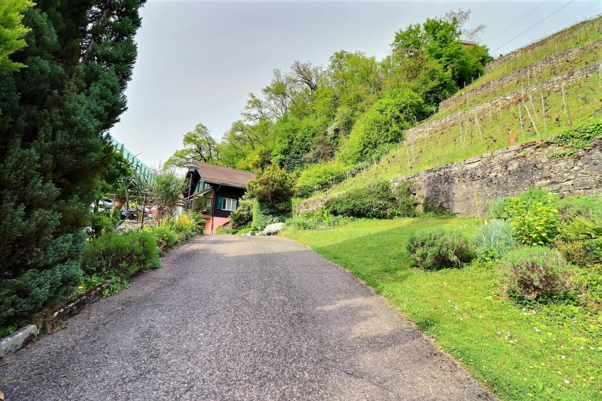 Chalet avec fort potentiel à Villeneuve