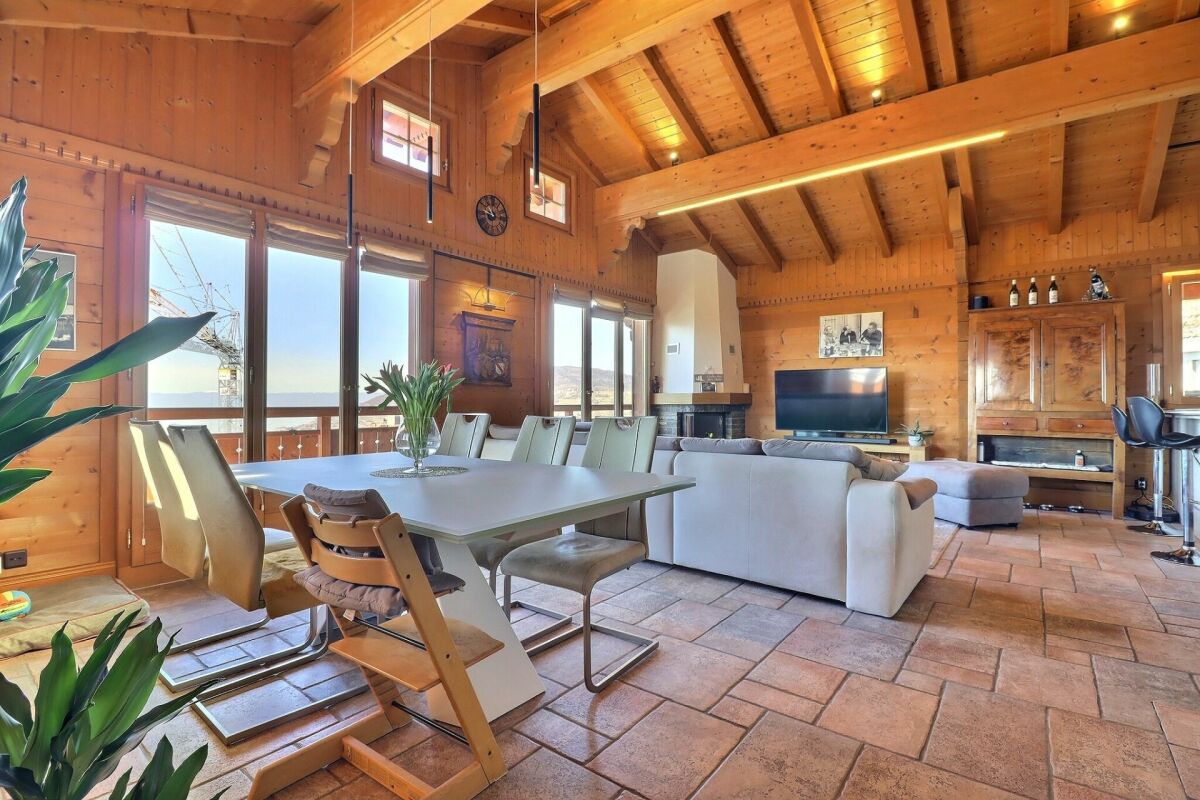 Magnifique chalet avec vue sur le lac et les montagnes