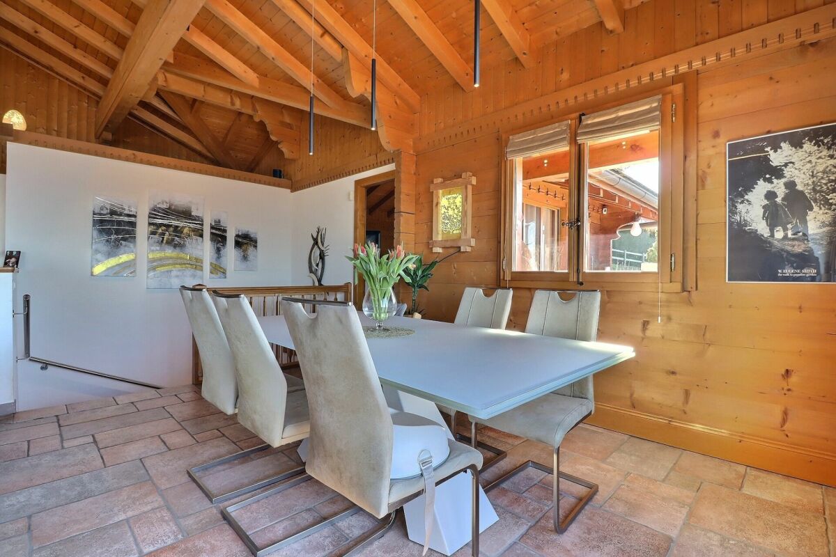 Magnifique chalet avec vue sur le lac et les montagnes