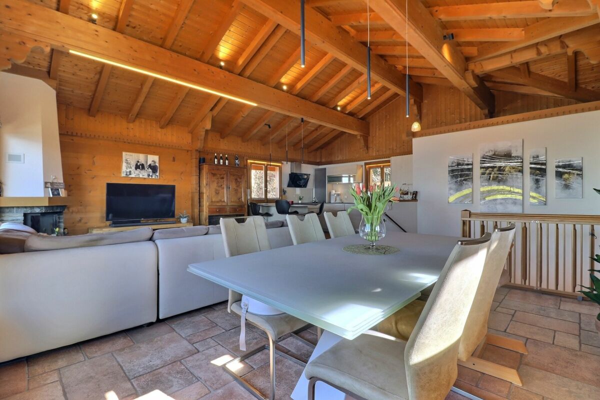 Magnifique chalet avec vue sur le lac et les montagnes