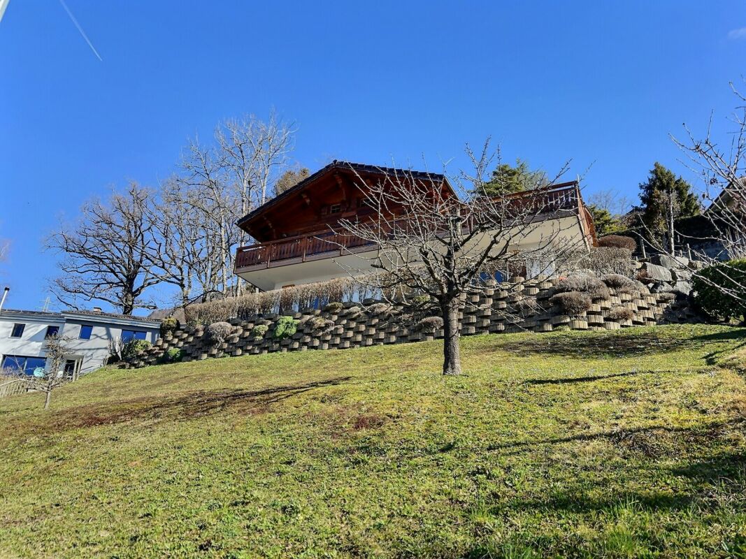 Magnifique chalet avec vue sur le lac et les montagnes