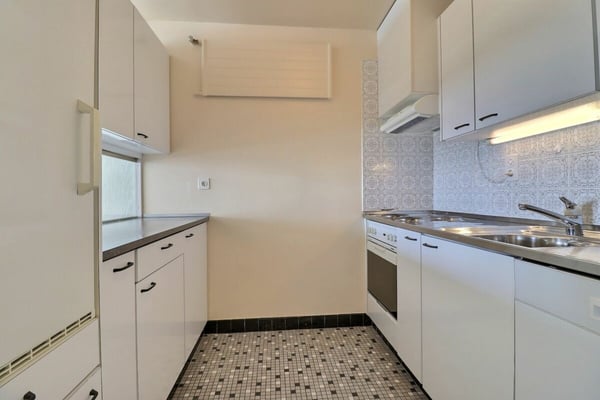 Duplex de 3.5 pièces + bureau avec fort potentiel et vue imprenable 8