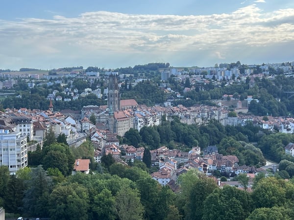 Spacieux 5,5 pièces en plein centre ville de Fribourg 1