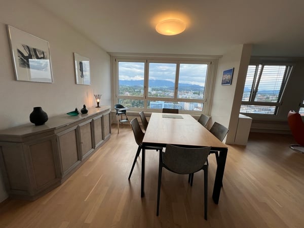 Spacieux 5,5 pièces en plein centre ville de Fribourg 3