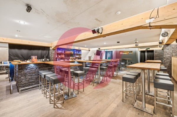 Immeuble commercial au centre de Charmey ! 9