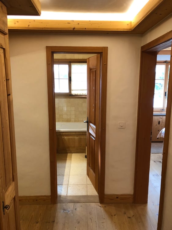 Charmant appartement de 3,5 pièces avec terrasse et vue sur les montagnes et la vallée à Rougemont 10