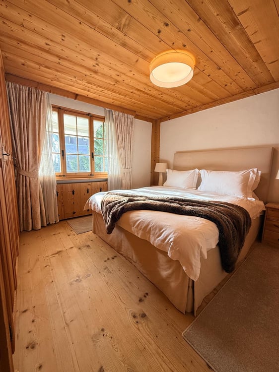 Charmant appartement de 3,5 pièces avec terrasse et vue sur les montagnes et la vallée à Rougemont 12