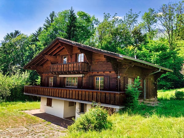 Chalet spacieux - situation exceptionnelle et rare à 15 min. de Gstaad 1