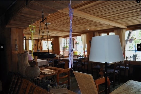 Le fleuron qu'était le restaurant Le Chaussy est à vendre aux Mosses 11