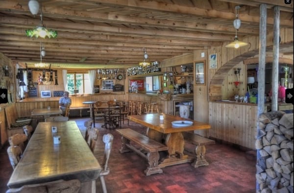 Le fleuron qu'était le restaurant Le Chaussy est à vendre aux Mosses 9