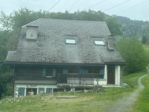 Unique en son genre : demi-chalet à Chamby 4