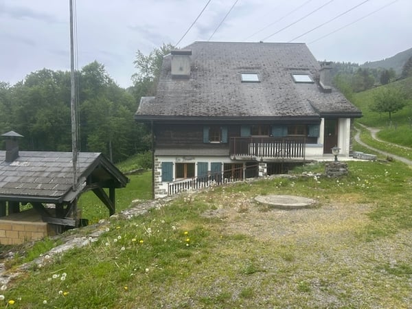 Unique en son genre : demi-chalet à Chamby 7