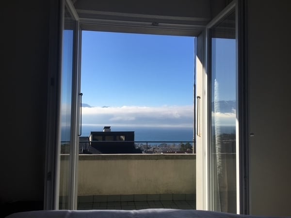 A louer appartement dans villa individuelle avec terrasse arborisée. 7