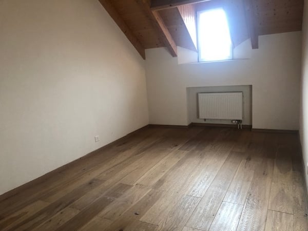 Yvorne : à deux minutes de Aigle : maison villageoise sur 3 niveaux ! 7