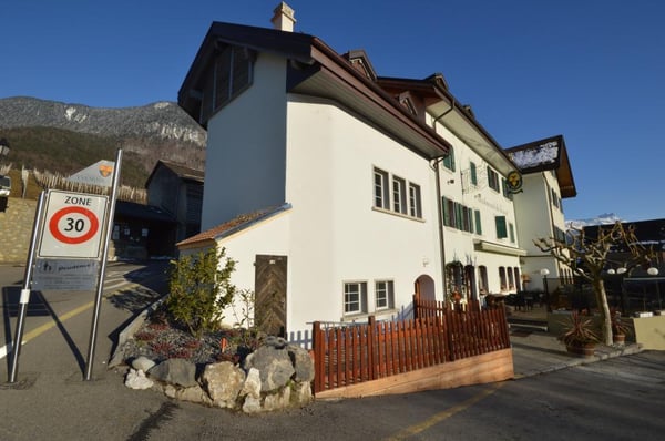 Yvorne : à deux minutes de Aigle : maison villageoise sur 3 niveaux ! 11