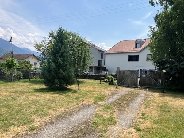Complexe immobilier avec potentiel de création de logements à Chessel 11