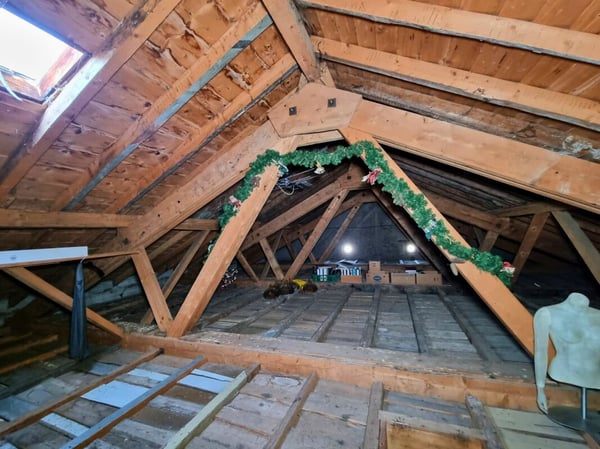 Belle bâtisse comprenant un restaurant réputé et un appartement de 9 pièces en pleine nature 14