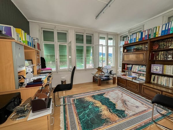 Immeuble idéalement situé avec places de parc et rendement de 6.5% 14