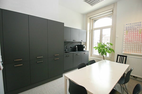 Locaux d'exception de 260 m2 dans immeuble de caractère 9