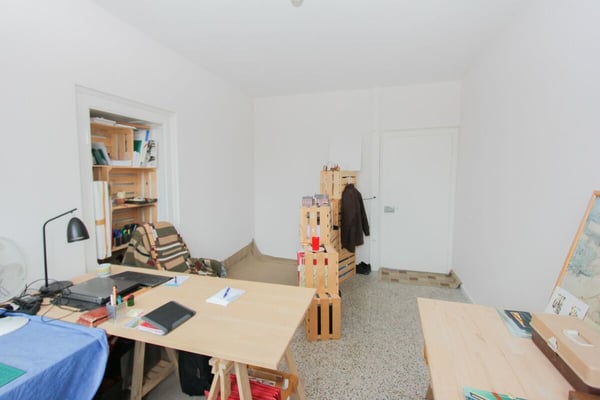 Beau local lumineux dans le bâtiment de l'Ancienne Poste 2