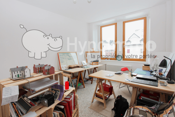 Beau local lumineux dans le bâtiment de l'Ancienne Poste 1