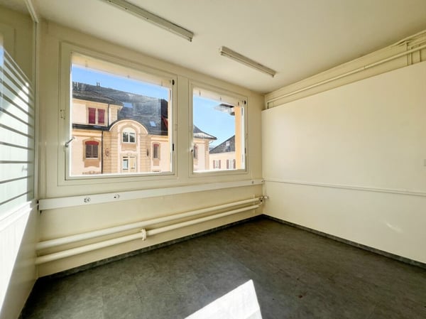 Surface industrielle/commerciale de 240 m2 à louer au Locle 3